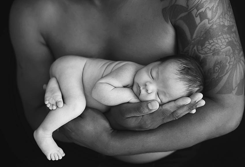 O TEMPO PASSA E A FOTOGRAFIA FICA: A IMPORTÂNCIA DA IMPRESSÃO NO ENSAIO NEWBORN